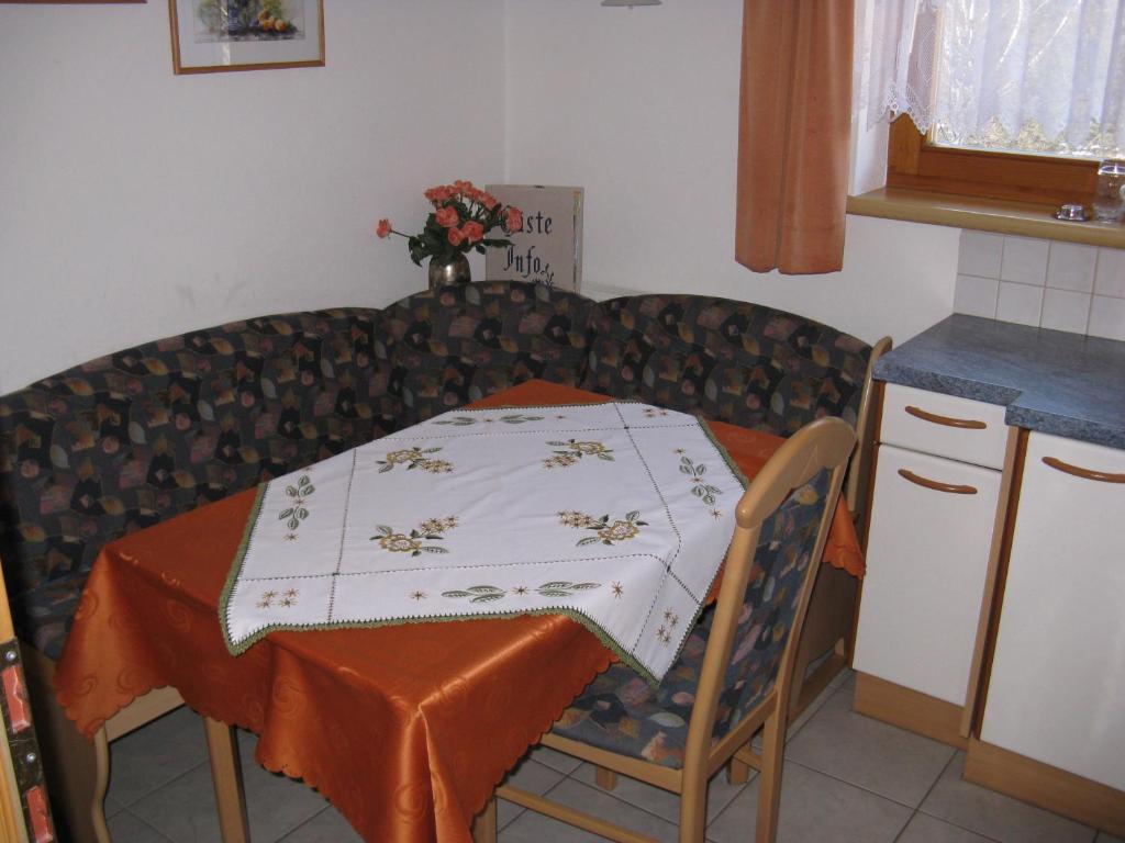 Haus Pfarrkirchner Lägenhet Mauterndorf  Rum bild