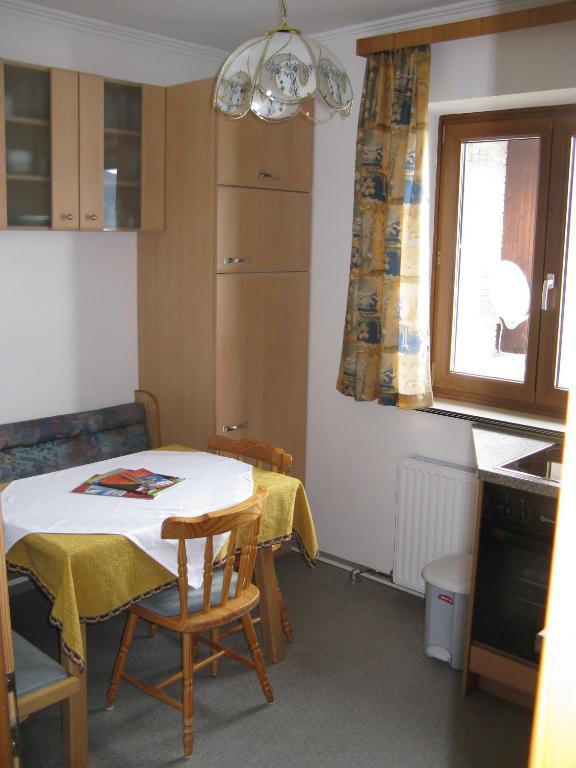 Haus Pfarrkirchner Lägenhet Mauterndorf  Rum bild
